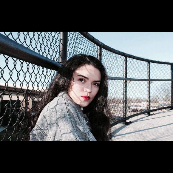 Meet your Posher, Sarah - Picture 3 of 4